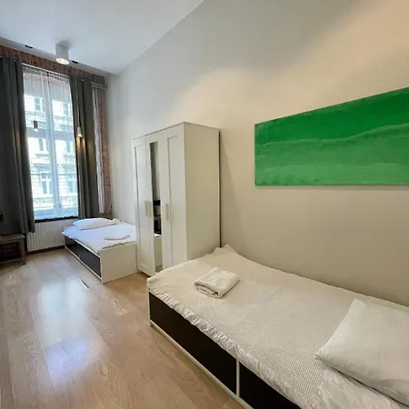 Boutique - Elegant 1906 Period *